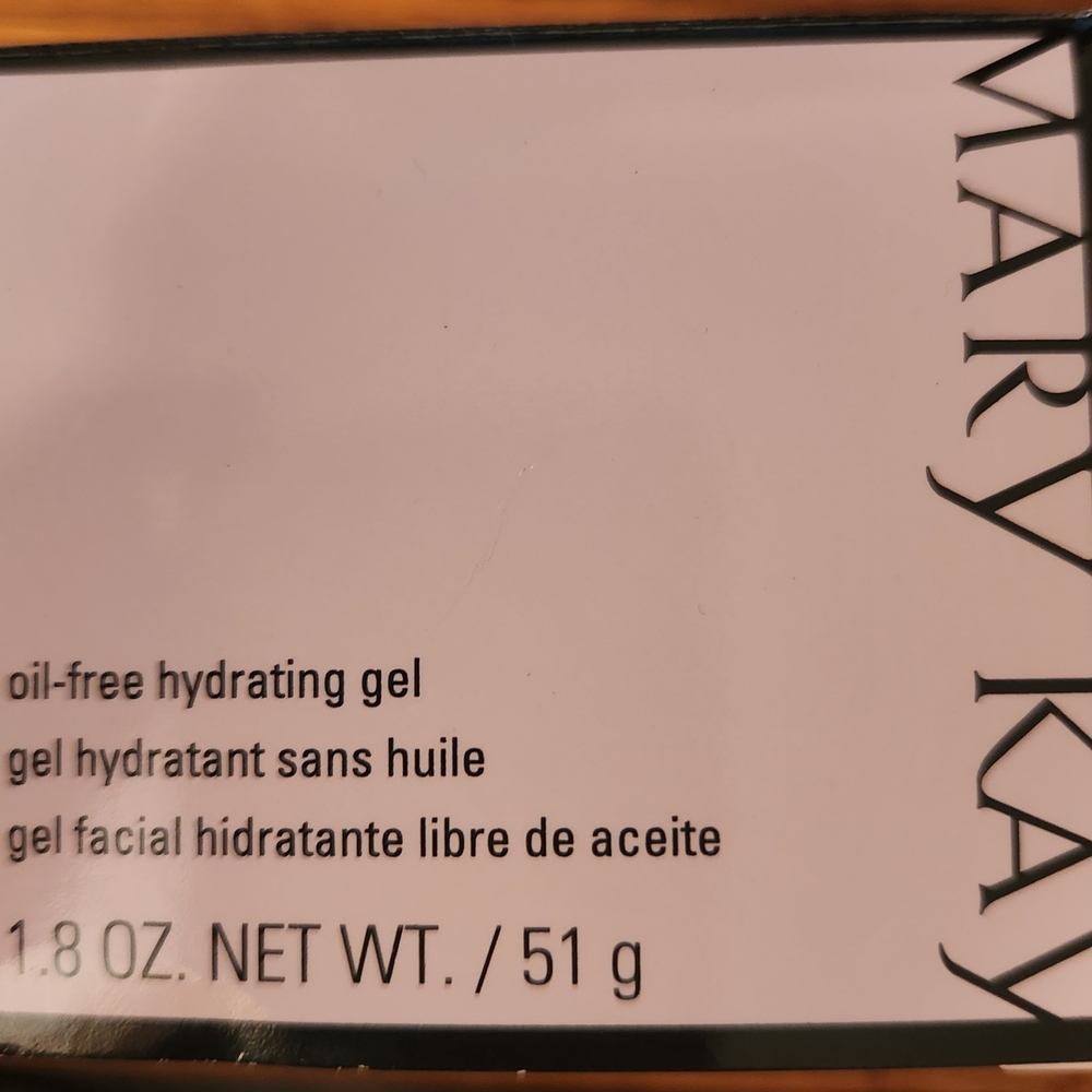 Mary Kay Hydrating Gel in Soft Pink